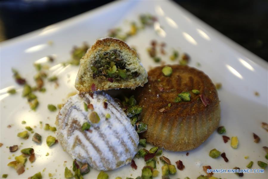 LIBANO-SAIDA-PASTEL MAAMOUL