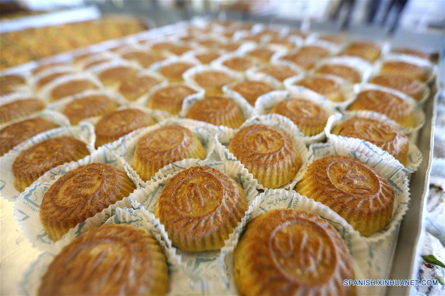 LIBANO-SAIDA-PASTEL MAAMOUL