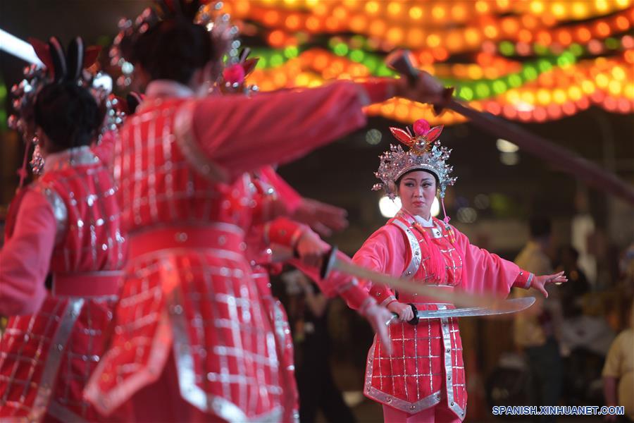 SINGAPUR-SINGAPUR-FESTIVAL DEL MEDIO OTOÑO-CEREMONIA DE ILUMINACION