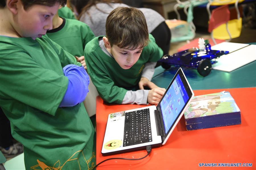 URUGUAY-MONTEVIDEO-EVENTO-ROBOTICA