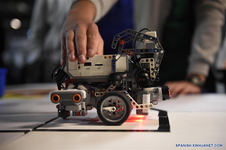 URUGUAY-MONTEVIDEO-EVENTO-ROBOTICA