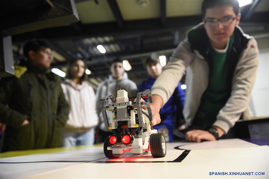 URUGUAY-MONTEVIDEO-EVENTO-ROBOTICA