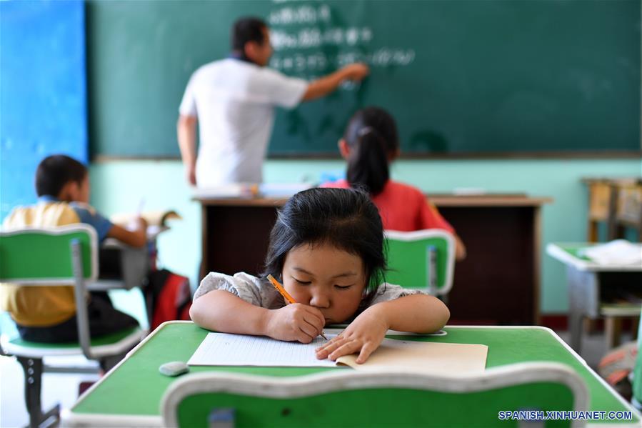 CHINA-SHANXI-EDUCACION RURAL-SERIE