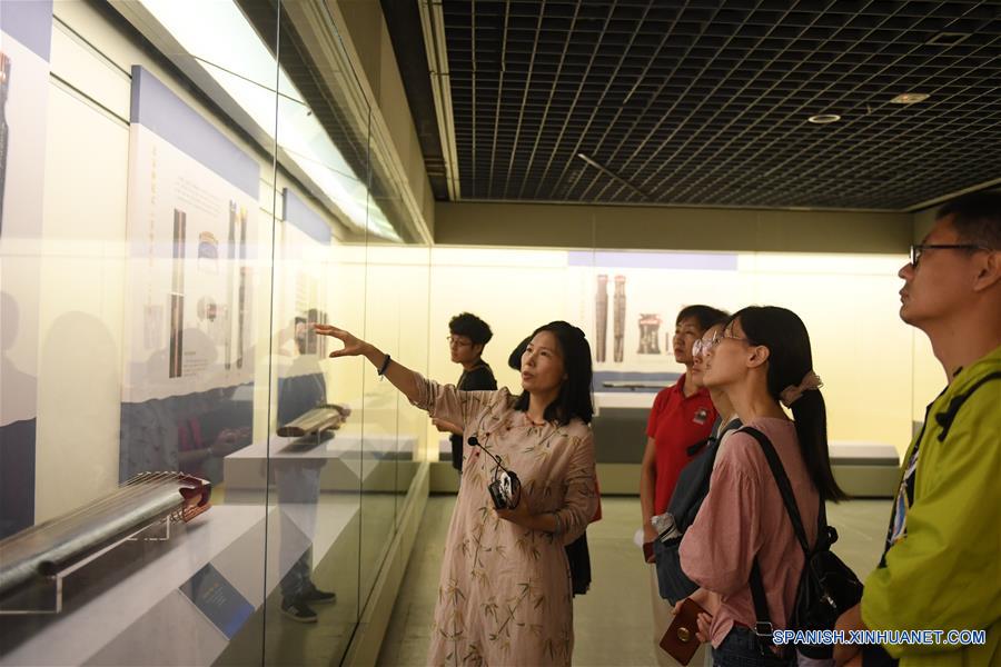 CHINA-ZHEJIANG-EXPOSICION-GUQIN