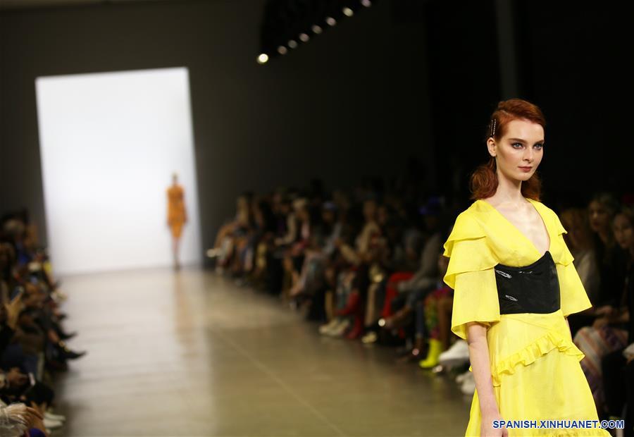 EEUU-NUEVA YORK-SEMANA MODA-VIVIENNE HU