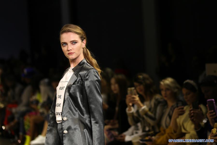 EEUU-NUEVA YORK-SEMANA MODA-VIVIENNE HU