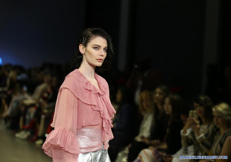 EEUU-NUEVA YORK-SEMANA MODA-VIVIENNE HU