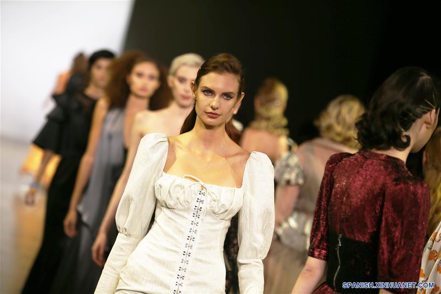 EEUU-NUEVA YORK-SEMANA MODA-VIVIENNE HU