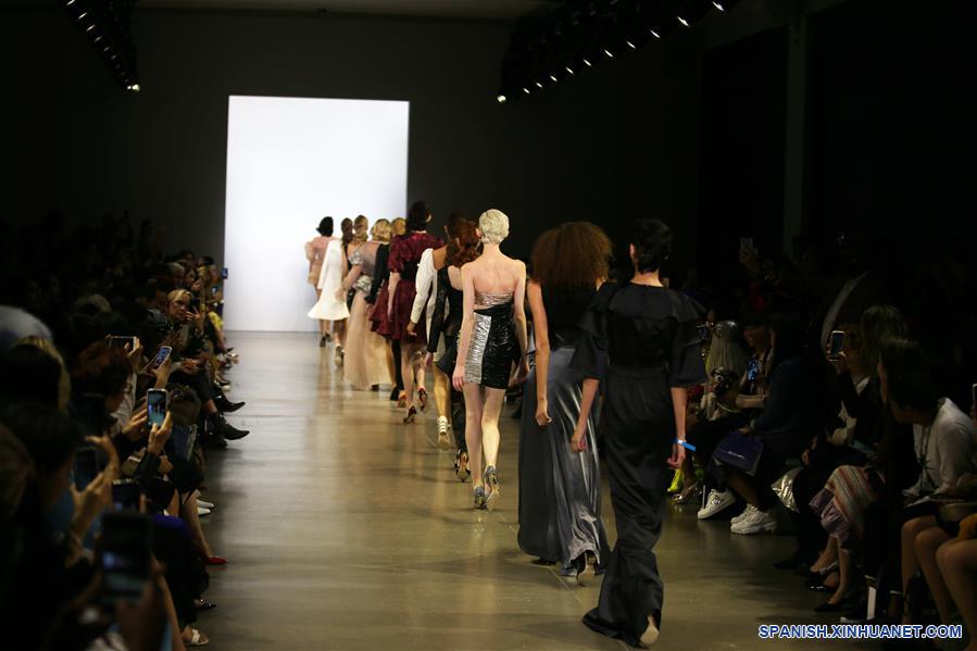 EEUU-NUEVA YORK-SEMANA MODA-VIVIENNE HU