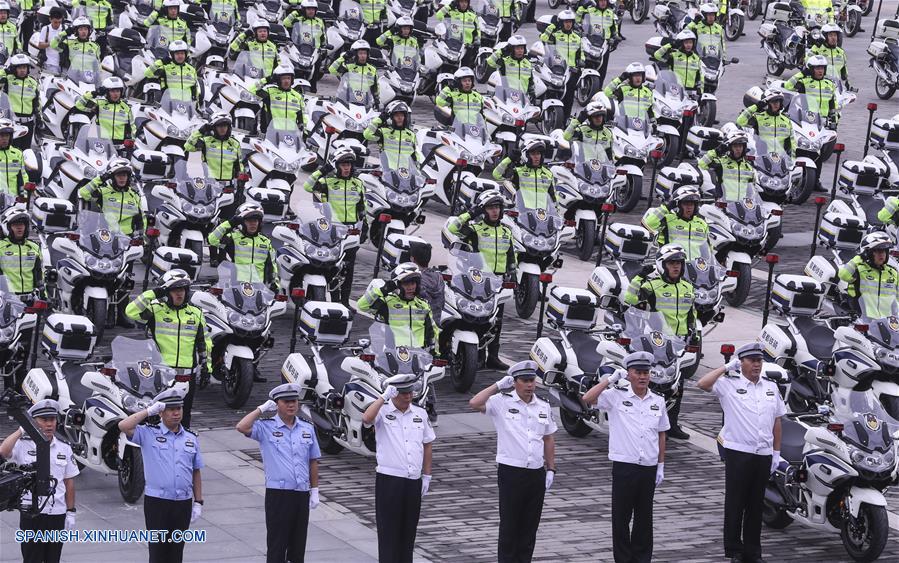 CHINA-BEIJING-POLICIAS DE TRANSITO-MOTOCICLETAS