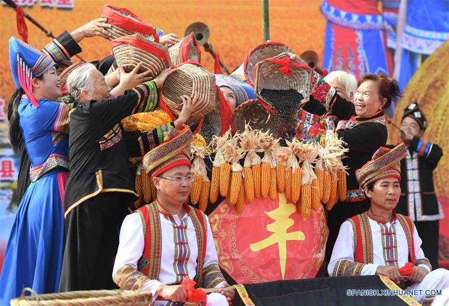 CHINA-GUANGXI-FESTIVAL DE LA COSECHA-CELEBRACION 