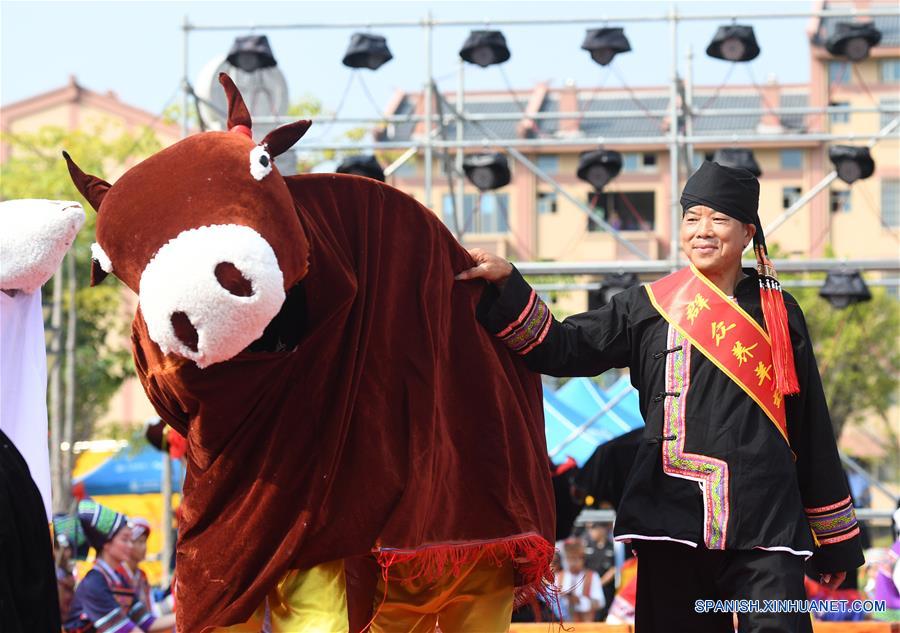 CHINA-GUANGXI-FESTIVAL DE LA COSECHA-CELEBRACION 