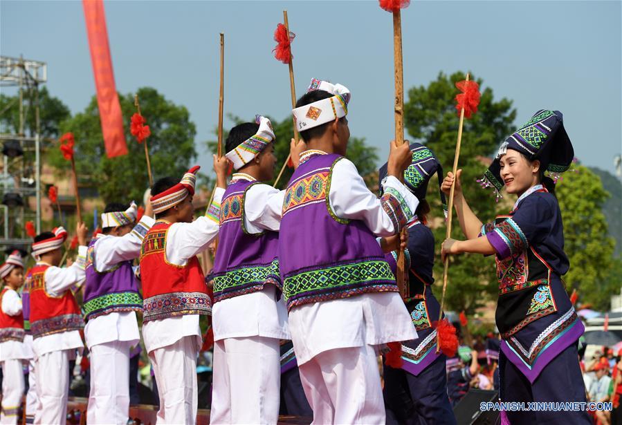 CHINA-GUANGXI-FESTIVAL DE LA COSECHA-CELEBRACION 
