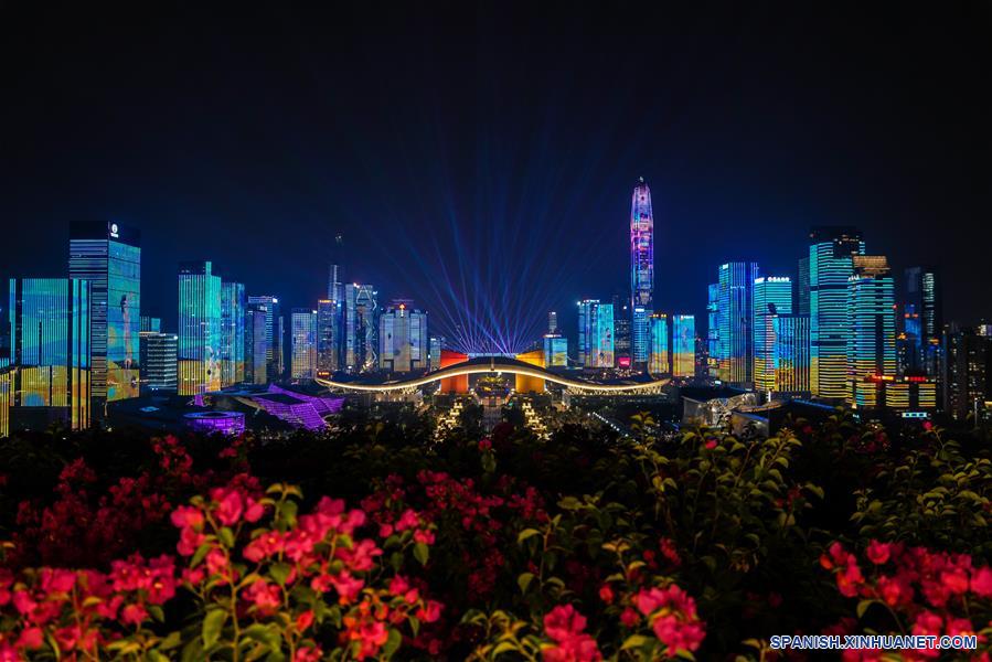 CHINA-SHENZHEN-ESPECTACULO DE LUCES-CELEBRACION