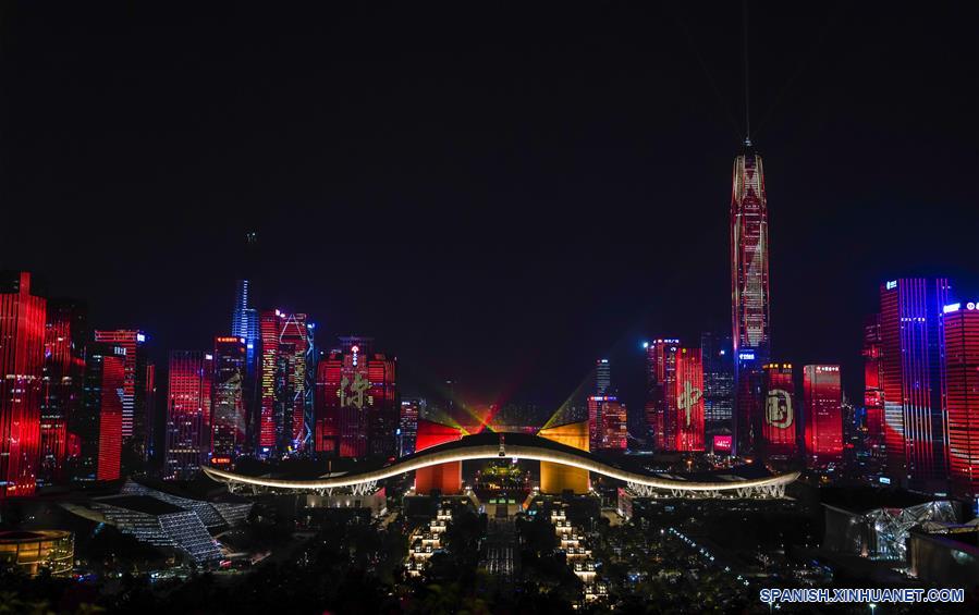 CHINA-SHENZHEN-ESPECTACULO DE LUCES-CELEBRACION