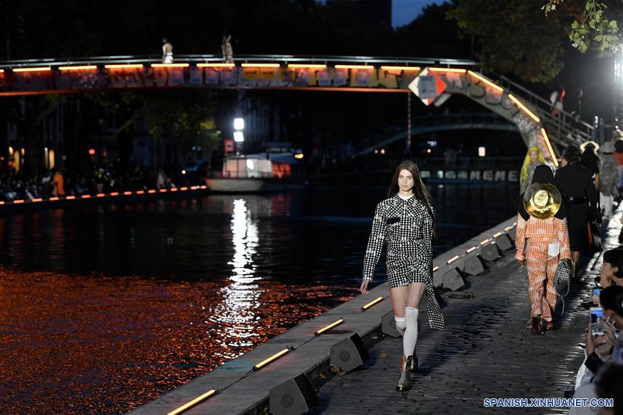 FRANCIA-PARIS-SEMANA DE LA MODA-COURREGES