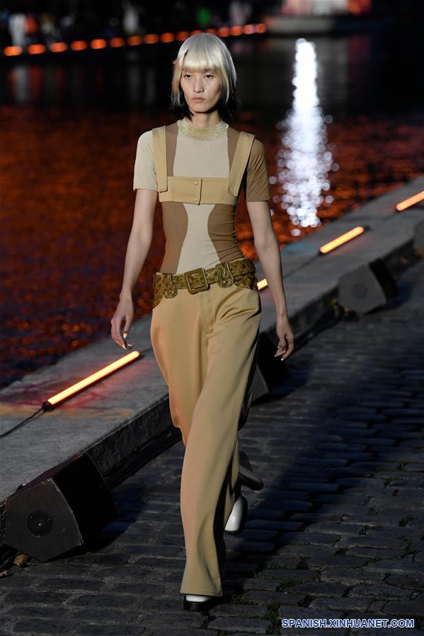 FRANCIA-PARIS-SEMANA DE LA MODA-COURREGES