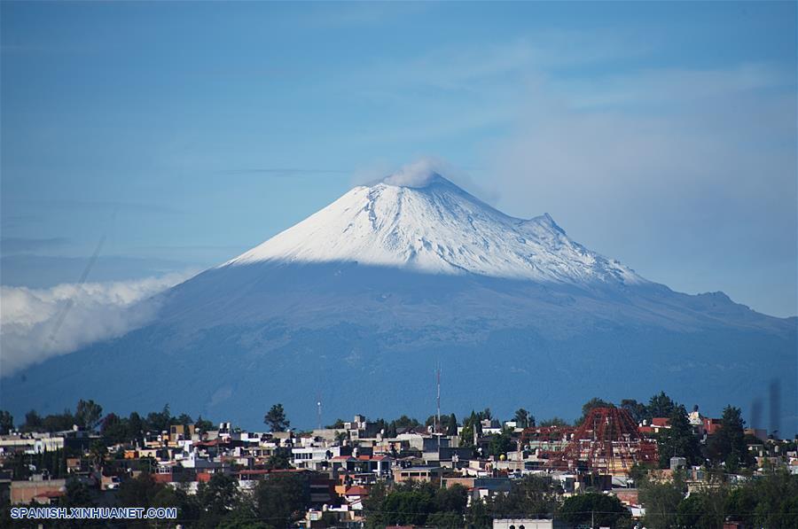 MEXICO-TLAXCALA-POPOCATEPETL