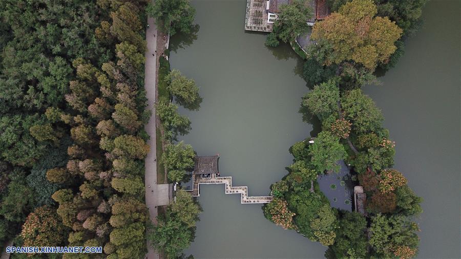 CHINA-ANHUI-PAISAJE-OTOÑO