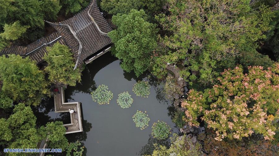 CHINA-ANHUI-PAISAJE-OTOÑO