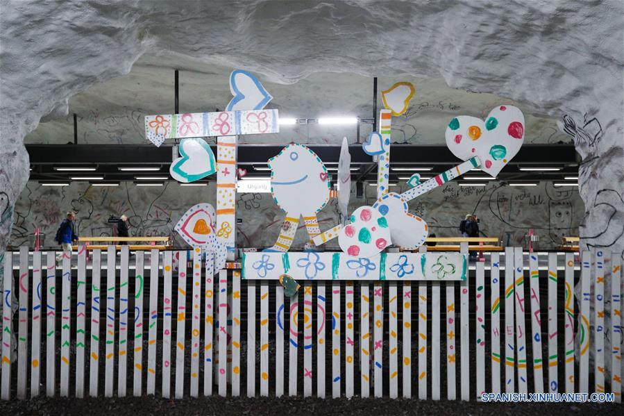 SUECIA-ESTOCOLMO-METRO-ARTE