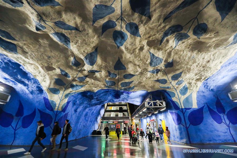 SUECIA-ESTOCOLMO-METRO-ARTE
