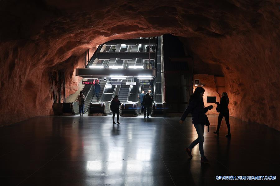 SUECIA-ESTOCOLMO-METRO-ARTE
