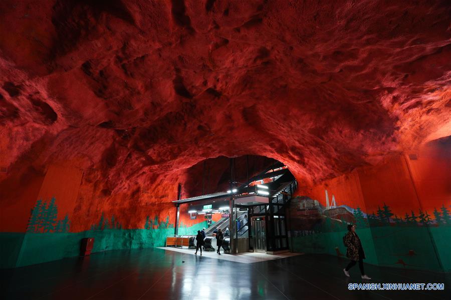 SUECIA-ESTOCOLMO-METRO-ARTE