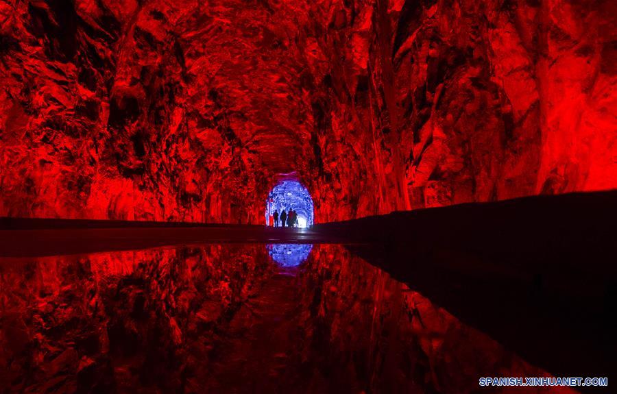 CANADA-ONTARIO-TUNEL DE FERROCARRIL-LUCES