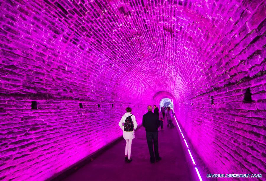 CANADA-ONTARIO-TUNEL DE FERROCARRIL-LUCES