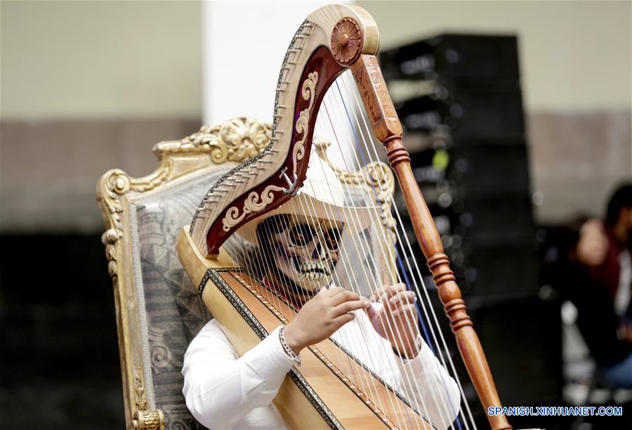 MEXICO-CIUDAD DE MEXICO-DIA DE MUERTOS-CATRINAS