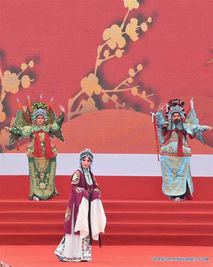 CHINA-CHENGDU-PATRIMONIO CULTURAL INTANGIBLE-FESTIVAL