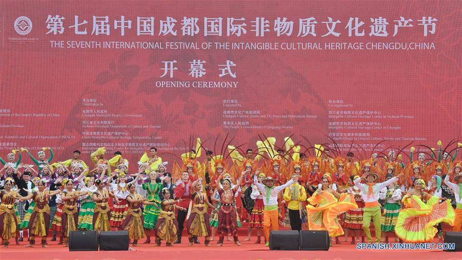 CHINA-CHENGDU-PATRIMONIO CULTURAL INTANGIBLE-FESTIVAL