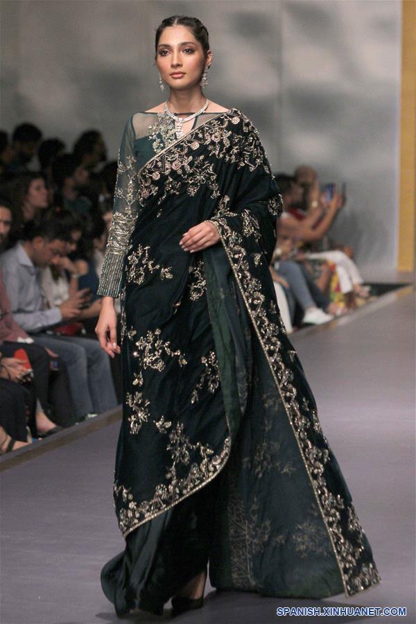 PAKISTAN-KARACHI-SEMANA DE LA MODA  