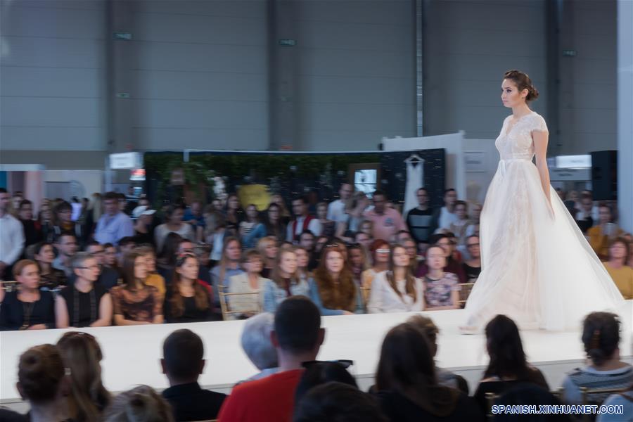 HUNGRIA-BUDAPEST-EXPO BODA-DESFILE DE MODAS