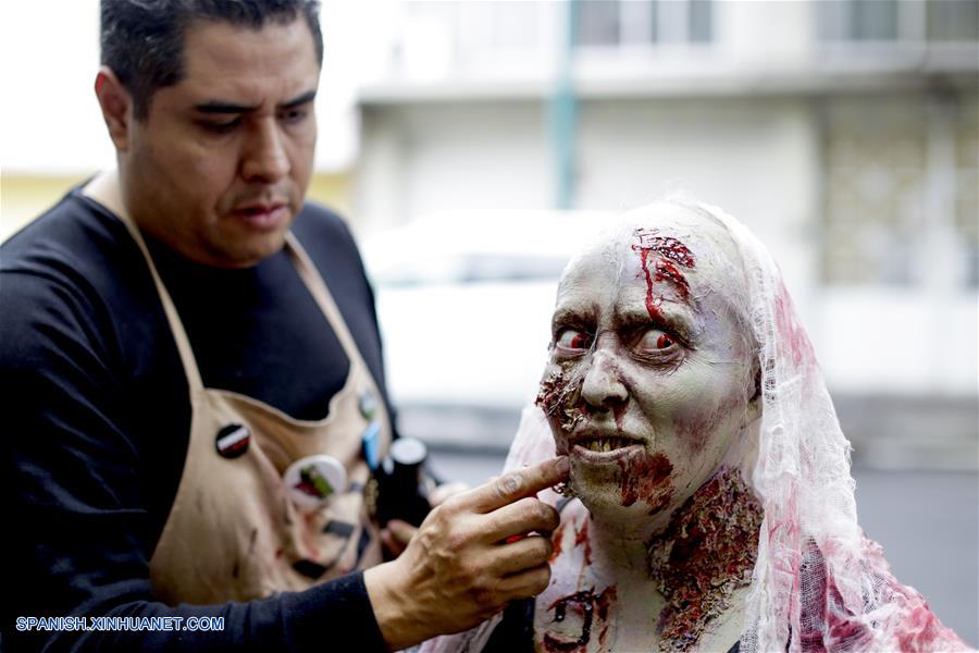 MEXICO-CIUDAD DE MEXICO-HALLOWEEN