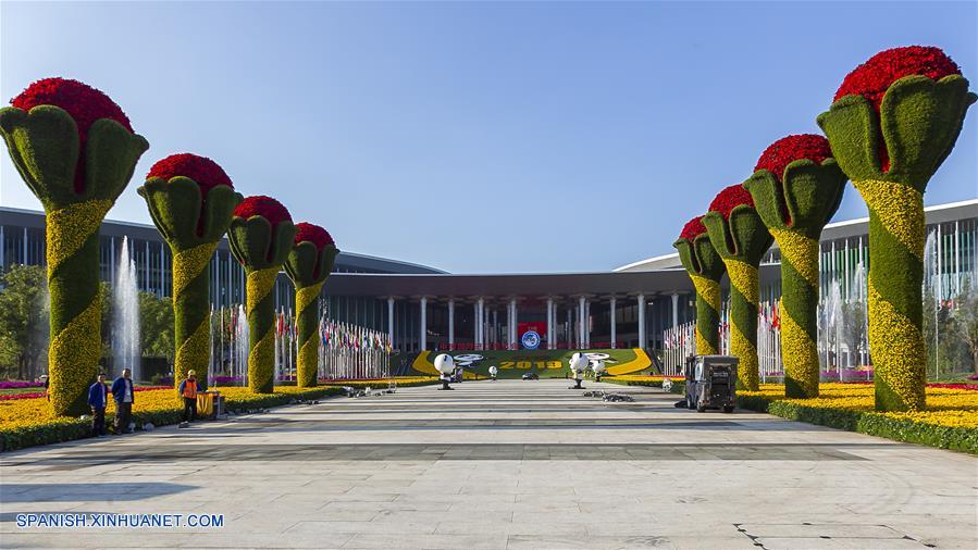 CHINA-SHANGHAI-CIIE-FLORES