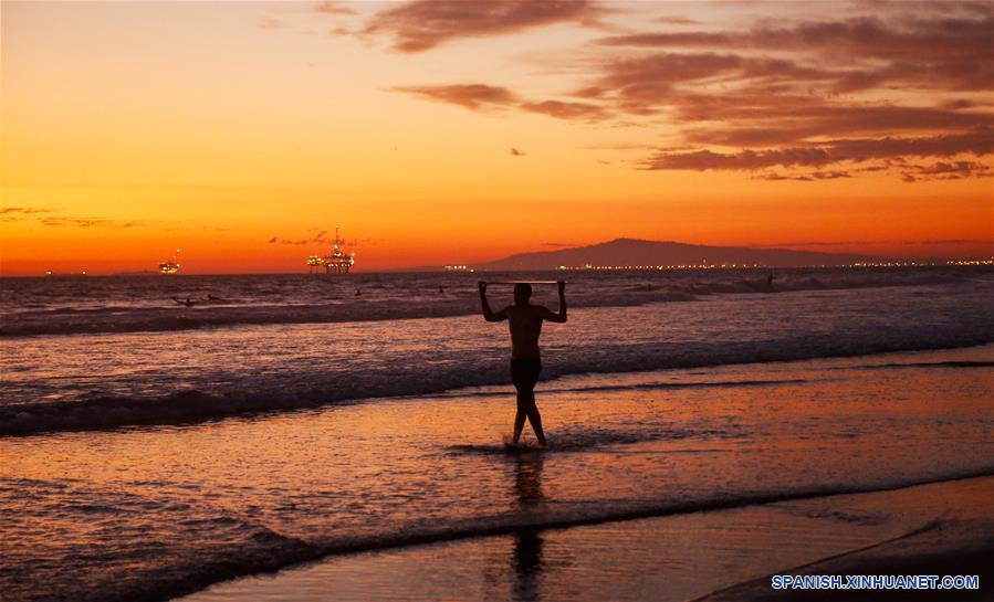 EEUU-CALIFORNIA-HUNTINGTON BEACH-ATARDECER