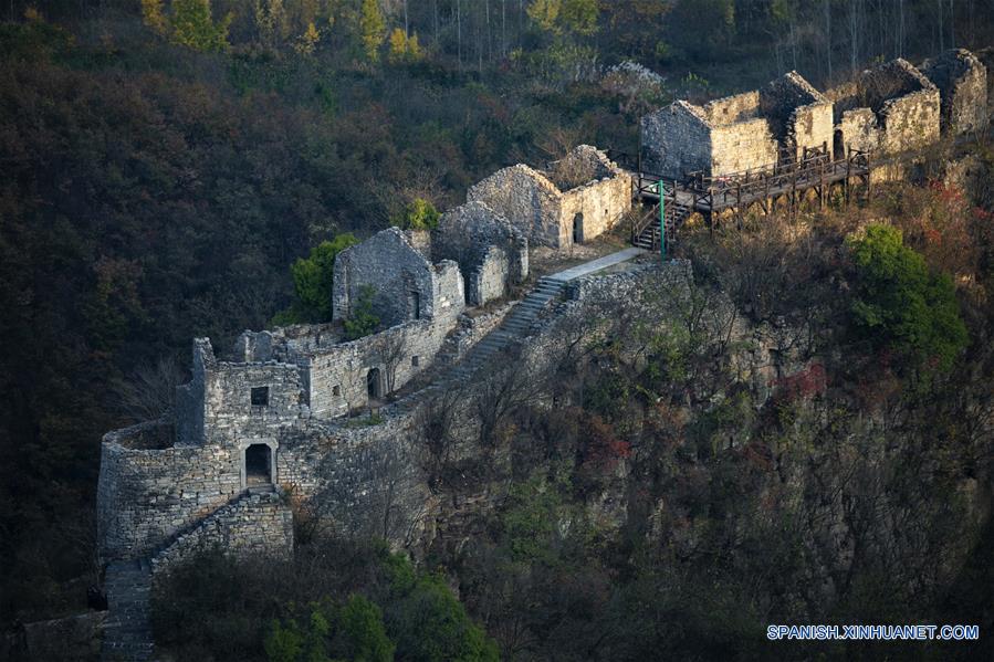 CHINA-HUBEI-NANZHANG-ALDEAS ANTIGUAS-RUINAS-SERIE