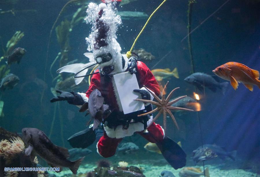 CANADA-VANCOUVER-BUCEO DE SANTA CLAUS
