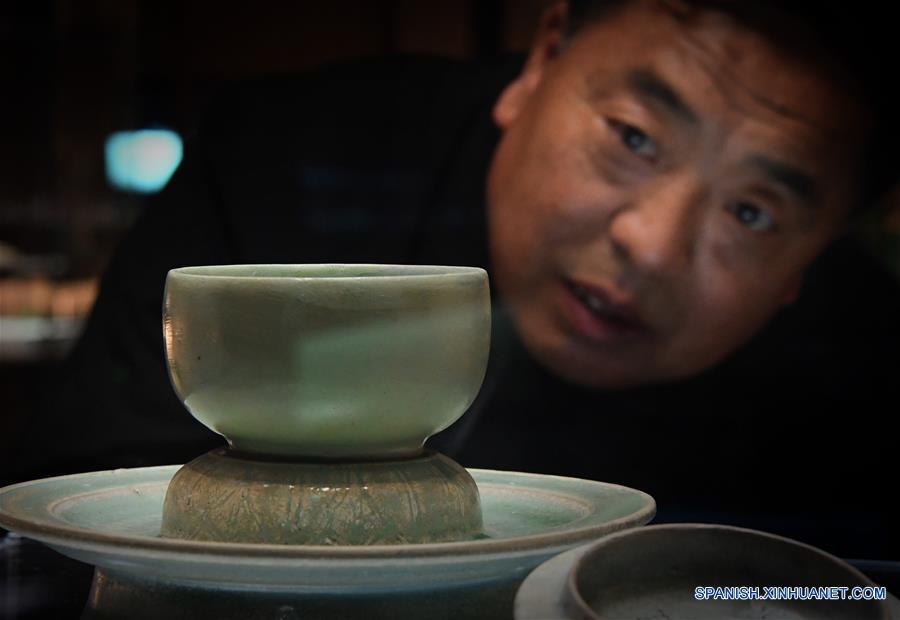 CHINA-HENAN-PORCELANA RU-SERIE