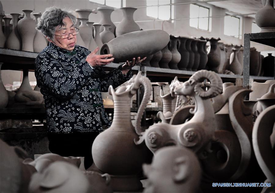 CHINA-HENAN-PORCELANA RU-SERIE