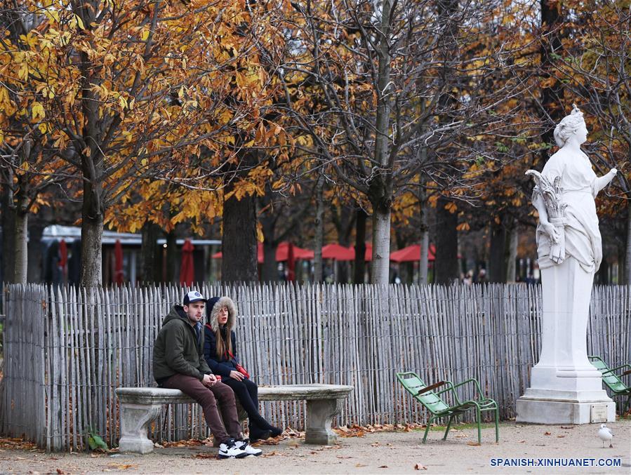FRANCIA-PARIS-PAISAJE DE OTOÑO-SERIE