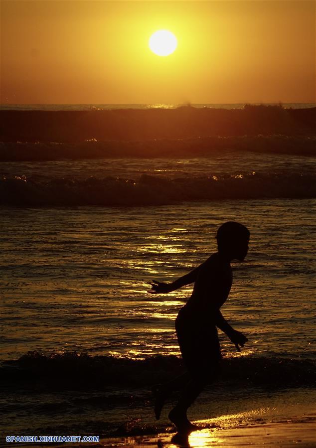 EL SALVADOR-LA LIBERTAD-PLAYA SAN BLAS-ATARDECER