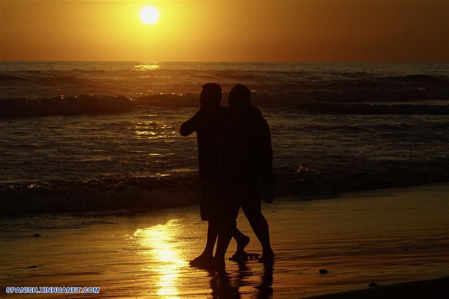 EL SALVADOR-LA LIBERTAD-PLAYA SAN BLAS-ATARDECER