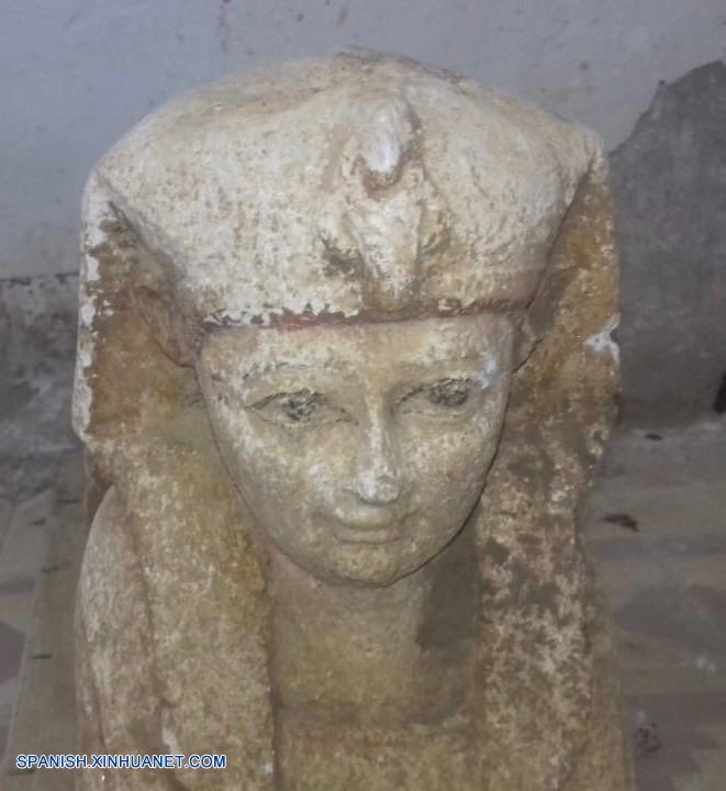 EGIPTO-MINYA-ESTATUA REAL DE ESFINGE