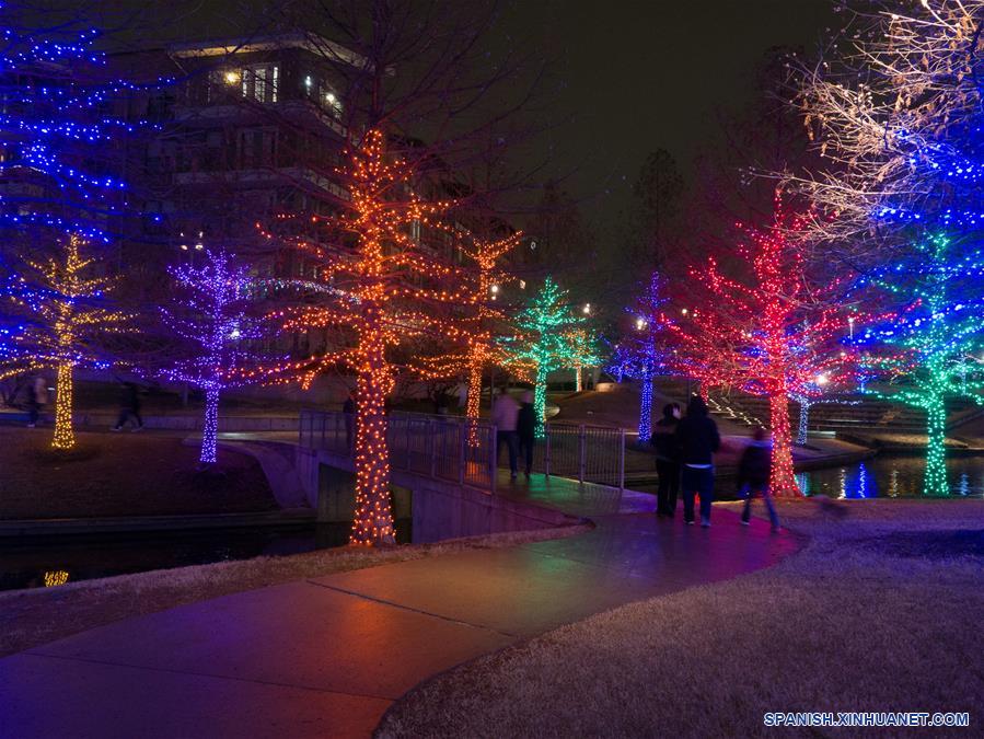 EEUU-TEXAS-DALLAS-NAVIDAD-DECORACIONES DE LUCES