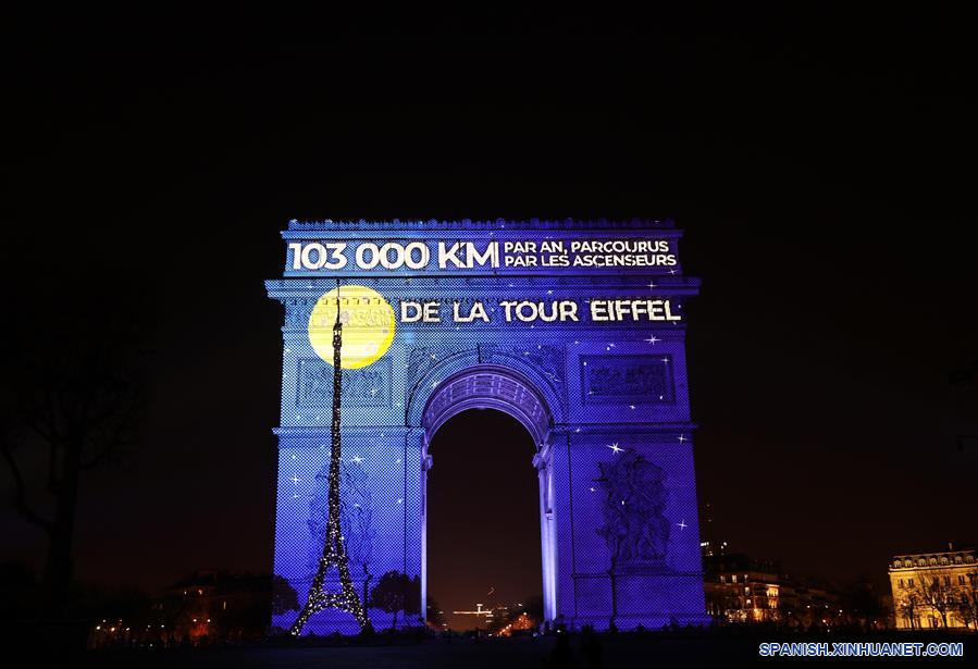 FRANCIA-PARIS-ARCO DEL TRIUNFO-AÑO NUEVO-PROYECCION DE LUZ