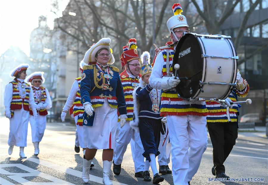 ALEMANIA-MAGUNCIA-AÑO NUEVO-DESFILE