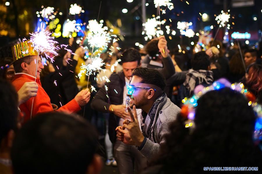 MEXICO-CIUDAD DE MEXICO-AÑO NUEVO-CELEBRACION